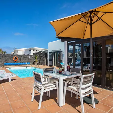 Domus Vulcani Lotus * פלאיה בלנקה