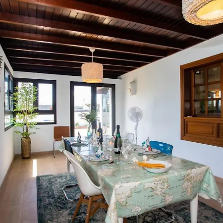 Domus Vulcani Lotus וילה *