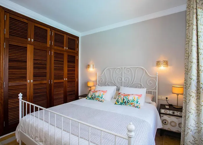 Domus Vulcani Lotus Villa *